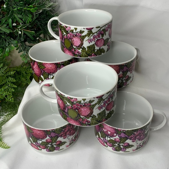 Enesco Other - Beautiful vintage set of 6 green, plum & pink Enesco Japan soup mugs with fruits